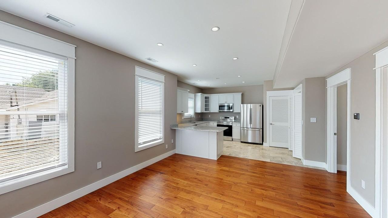 1612 Forest Ave - Photo 5 of 15