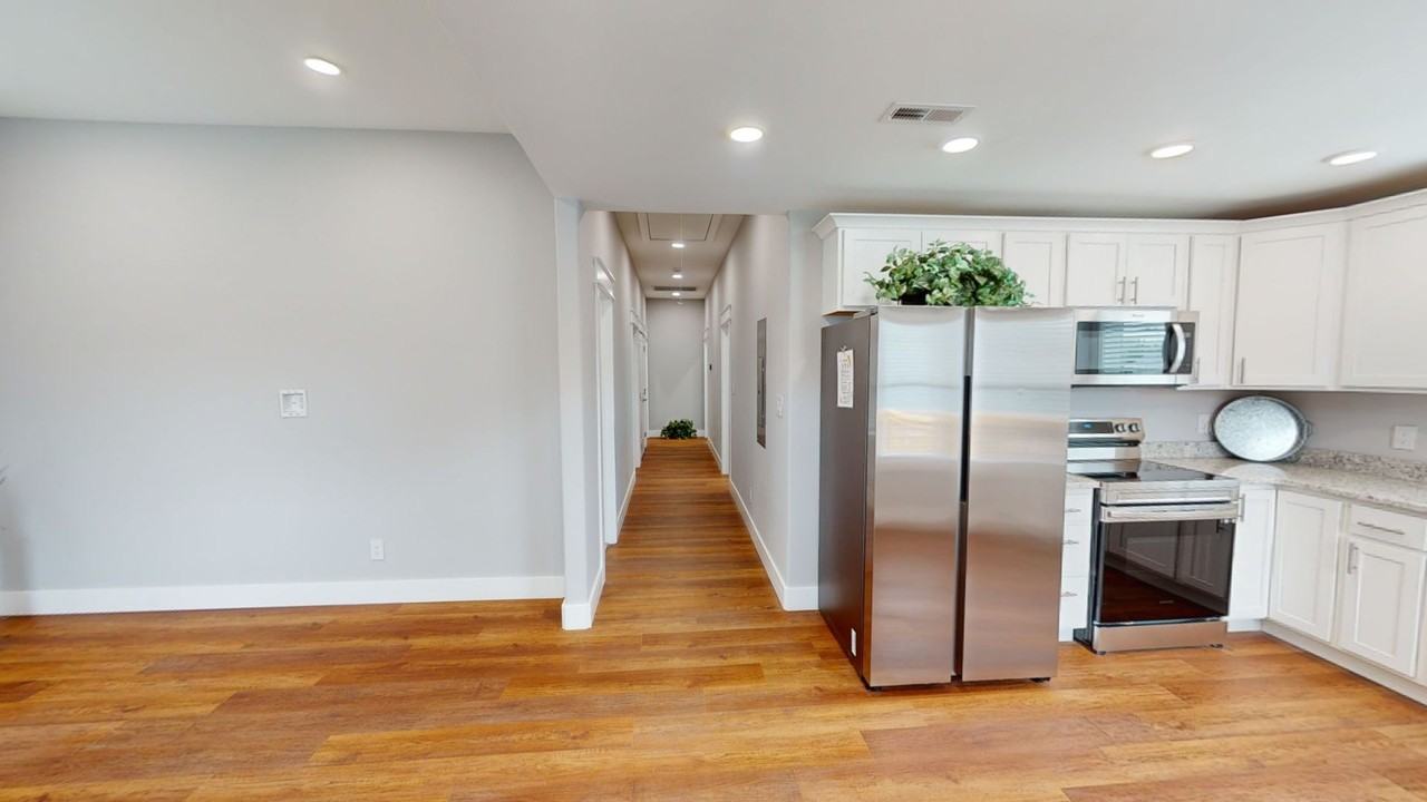 1310 Forest Ave - Photo 5 of 21