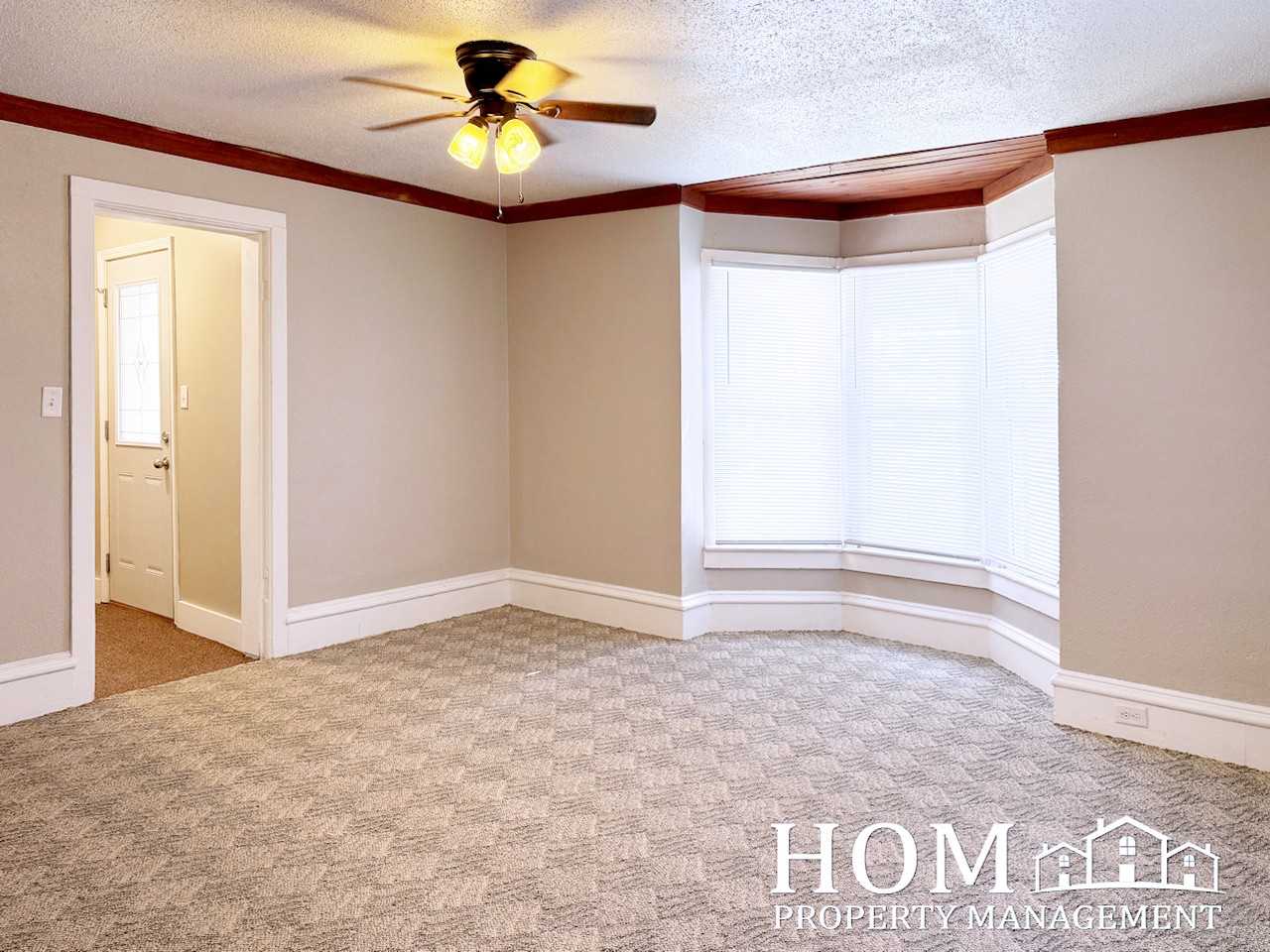 300 Jefferson Avenue - Photo 2 of 20