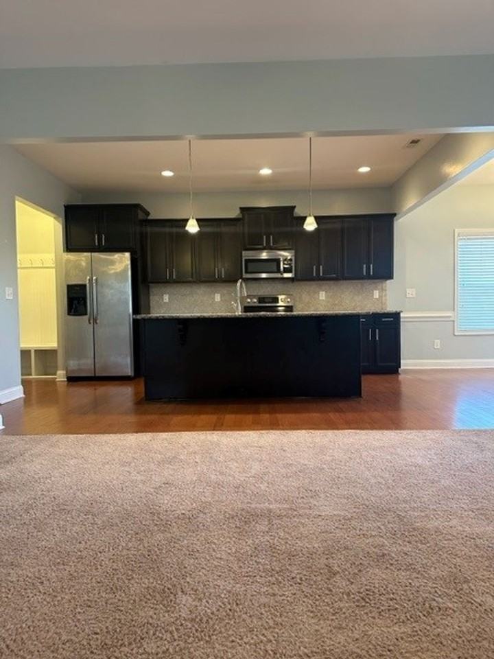 103 Clovis Ct - Photo 2 of 31