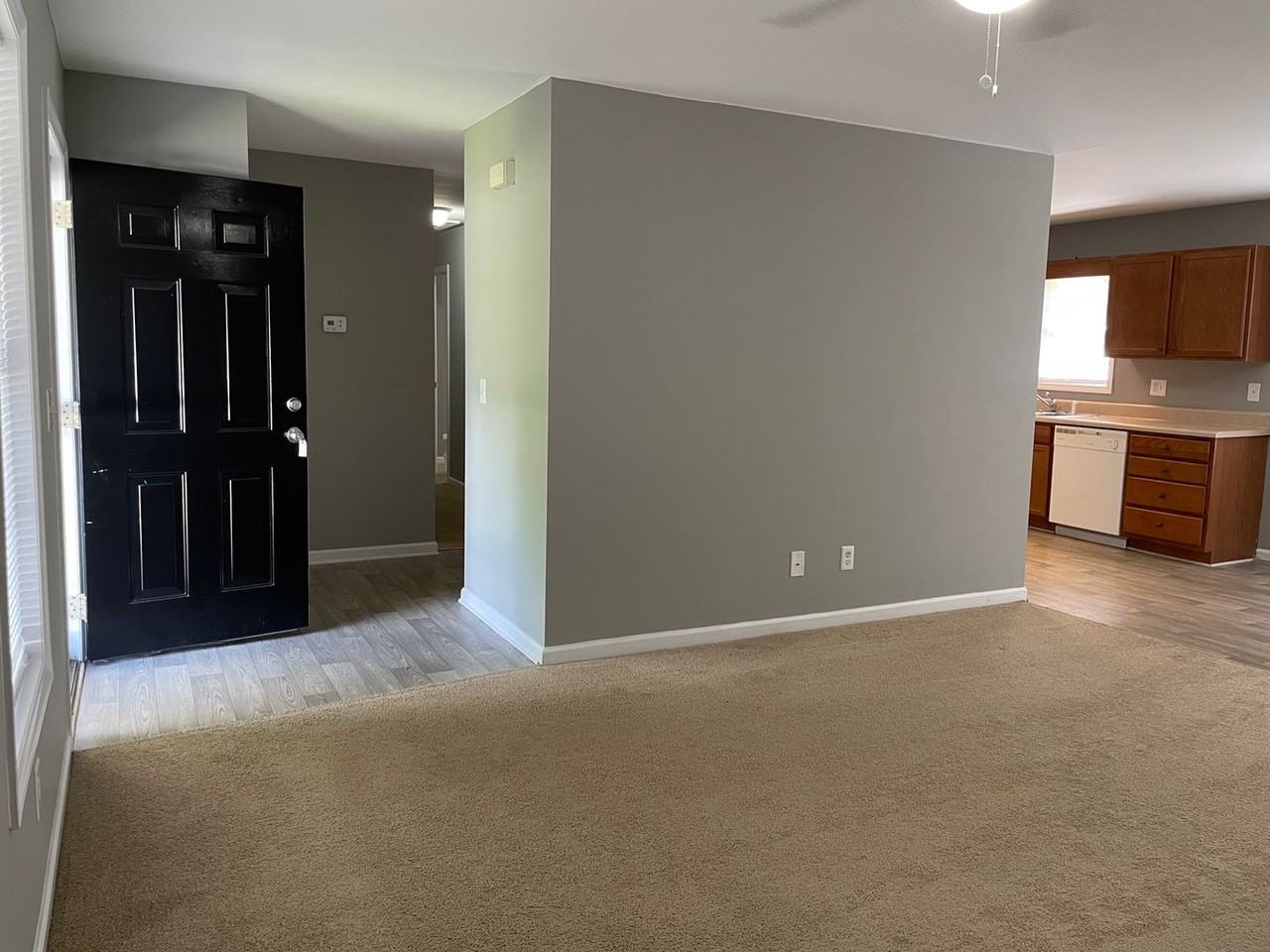 876 Sourwood Dr - Photo 3 of 22