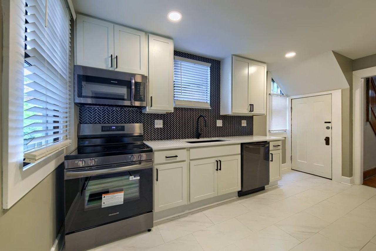251 E Lane Ave - Photo 5 of 45