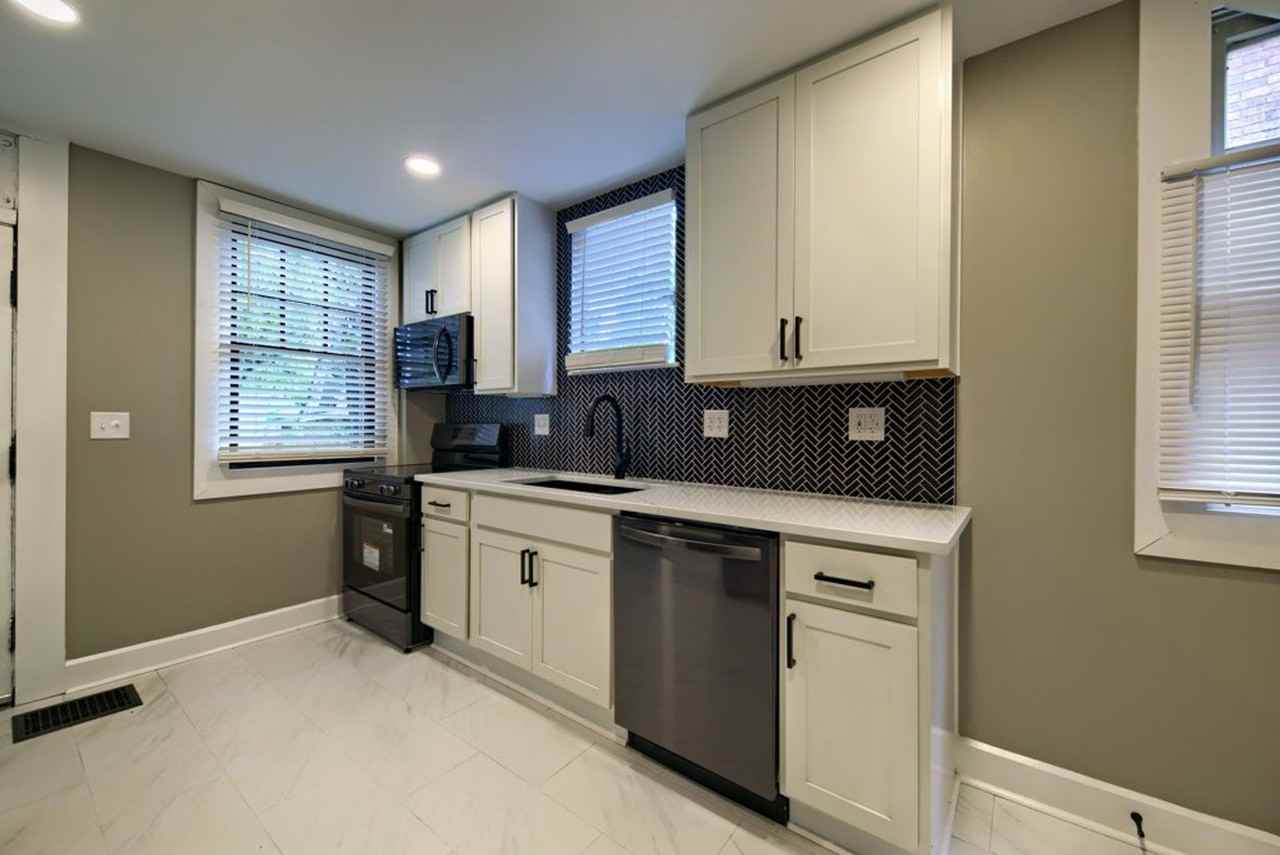 251 E Lane Ave - Photo 7 of 45