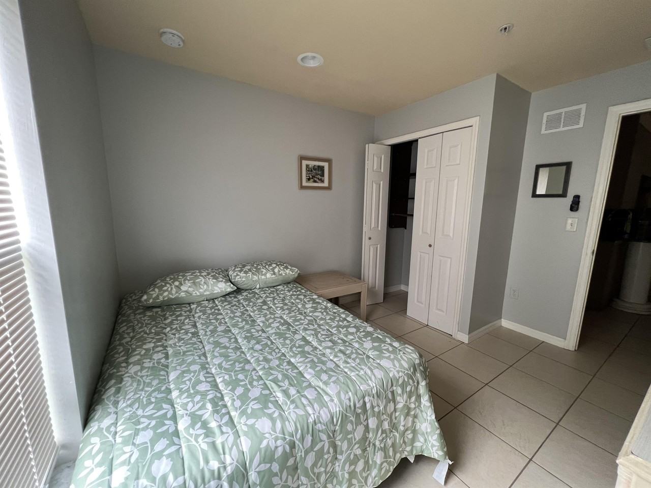 2925 Montclaire Ave Duplex - Photo 3 of 38