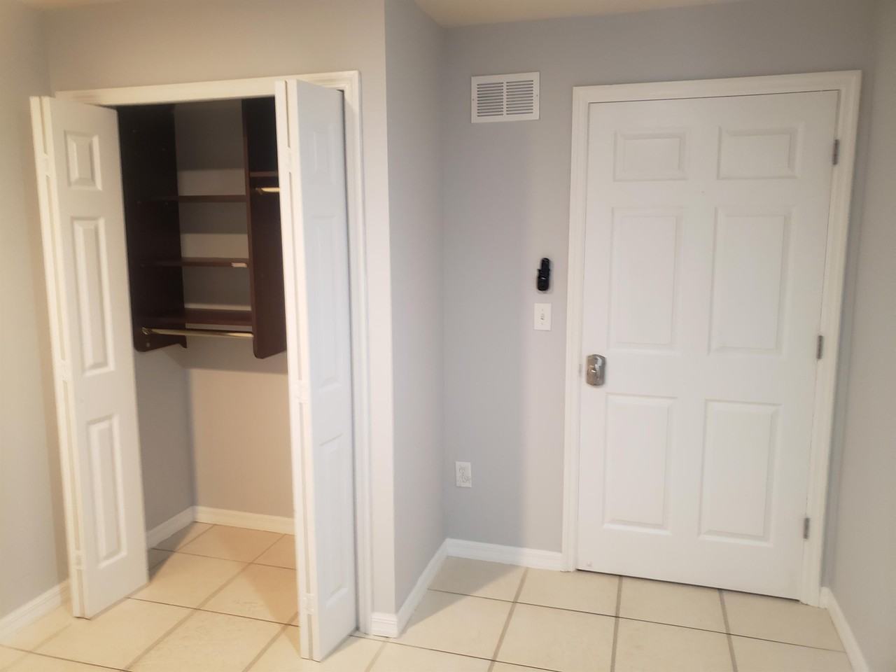 2925 Montclaire Ave Duplex - Photo 5 of 38