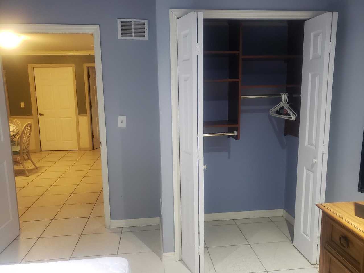 2925 Montclaire Ave Duplex - Photo 3 of 34