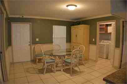 2925 Montclaire Ave Duplex - Photo 5 of 34