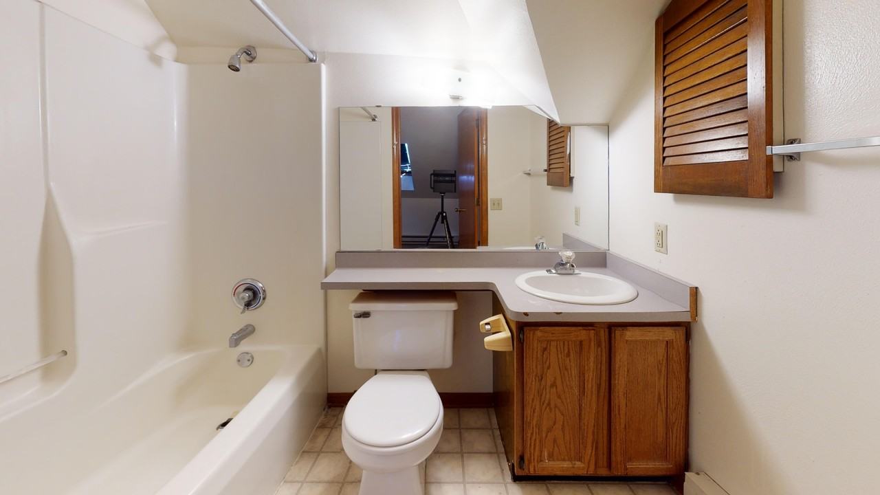 11 East Gilman Street - Photo 3 of 11