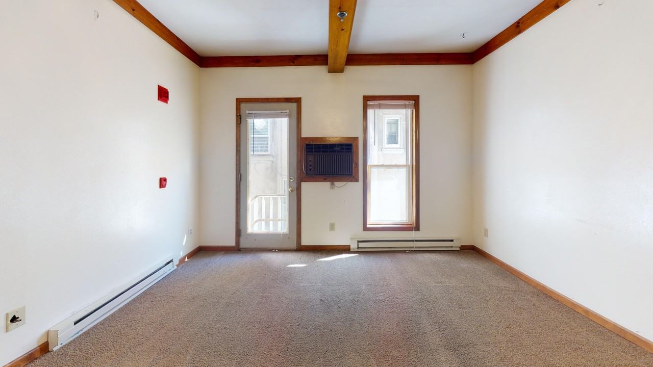 11 East Gilman Street - Photo 5 of 11