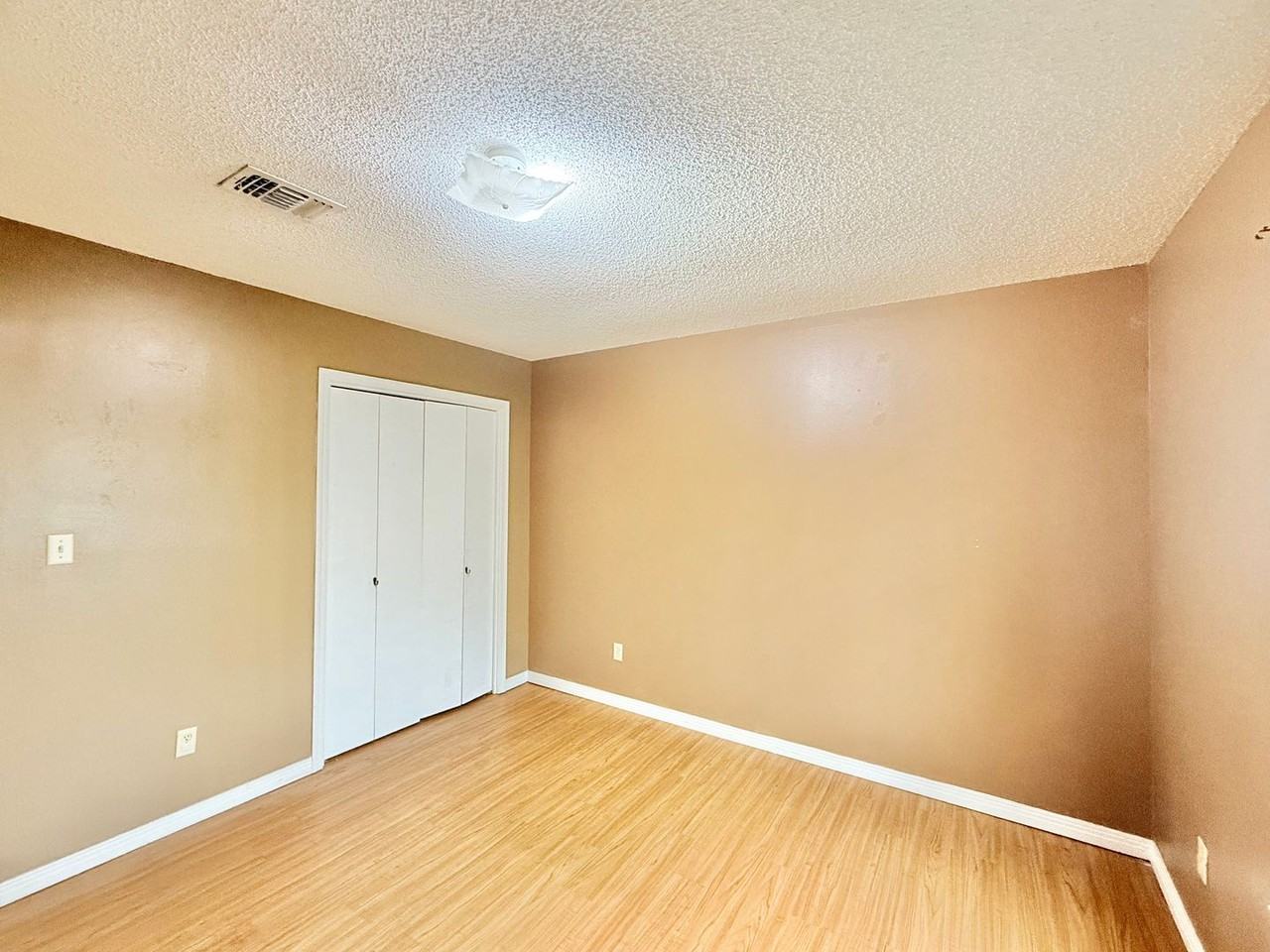 6101 Lake Joanne Dr #EGR - Photo 7 of 11