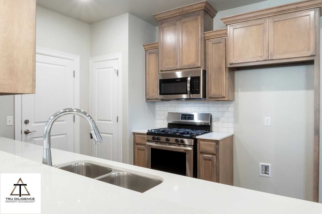 12925 Willow Villas Drive - Photo 5 of 19