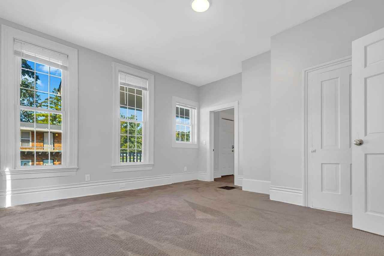 310 N Dunn St - Photo 5 of 15