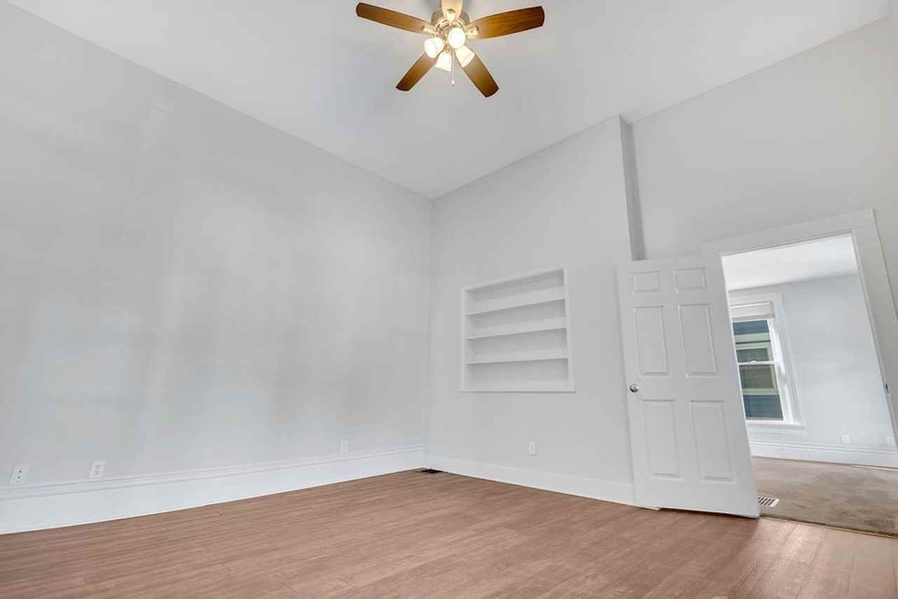 310 N Dunn St - Photo 7 of 15