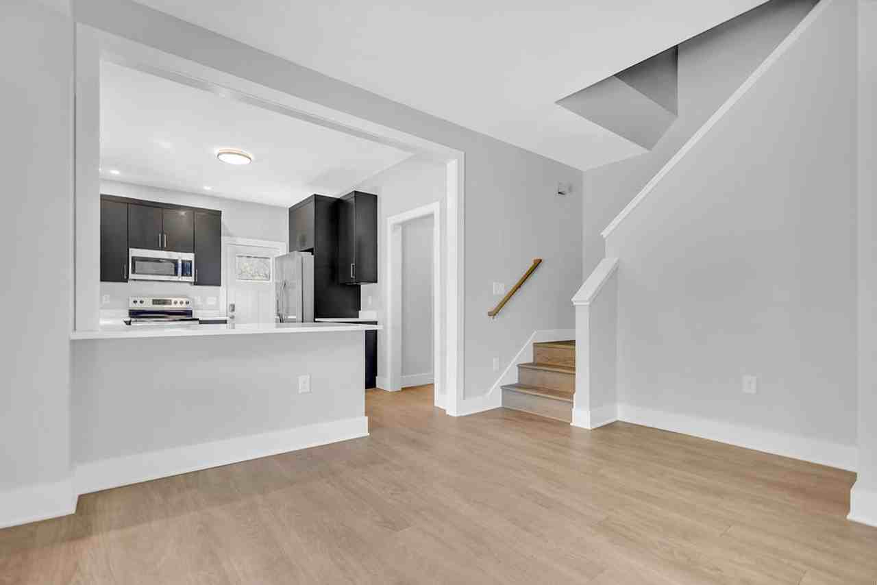 622 North Washington Street - Photo 4 of 16