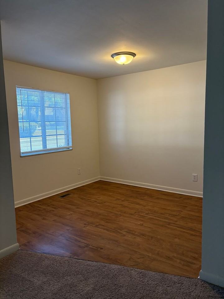 Wood Grove Place - Photo 5 of 17