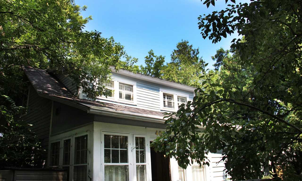 406 Colchester Ave - Photo 2 of 14