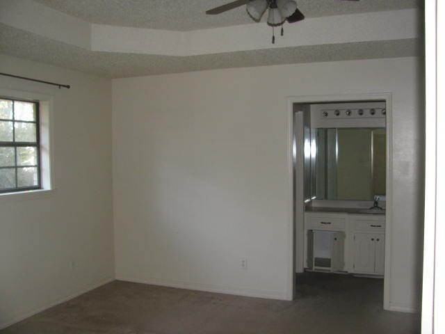813 Royal Oak Ln - Photo 4 of 5