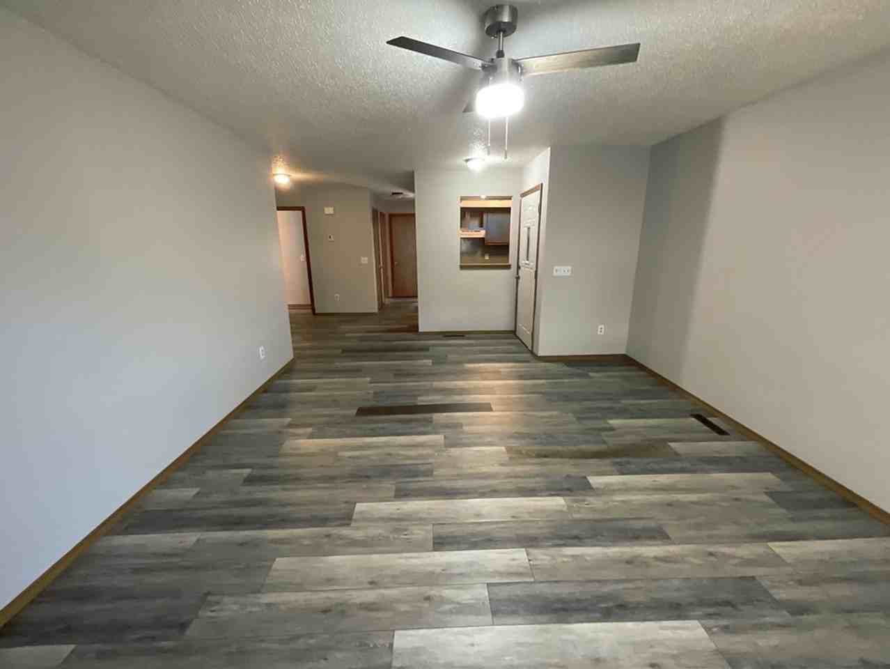 1014 E Scott St - Photo 2 of 11