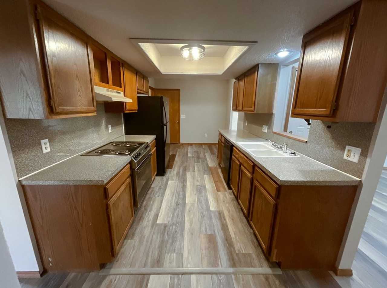 1014 E Scott St - Photo 3 of 11