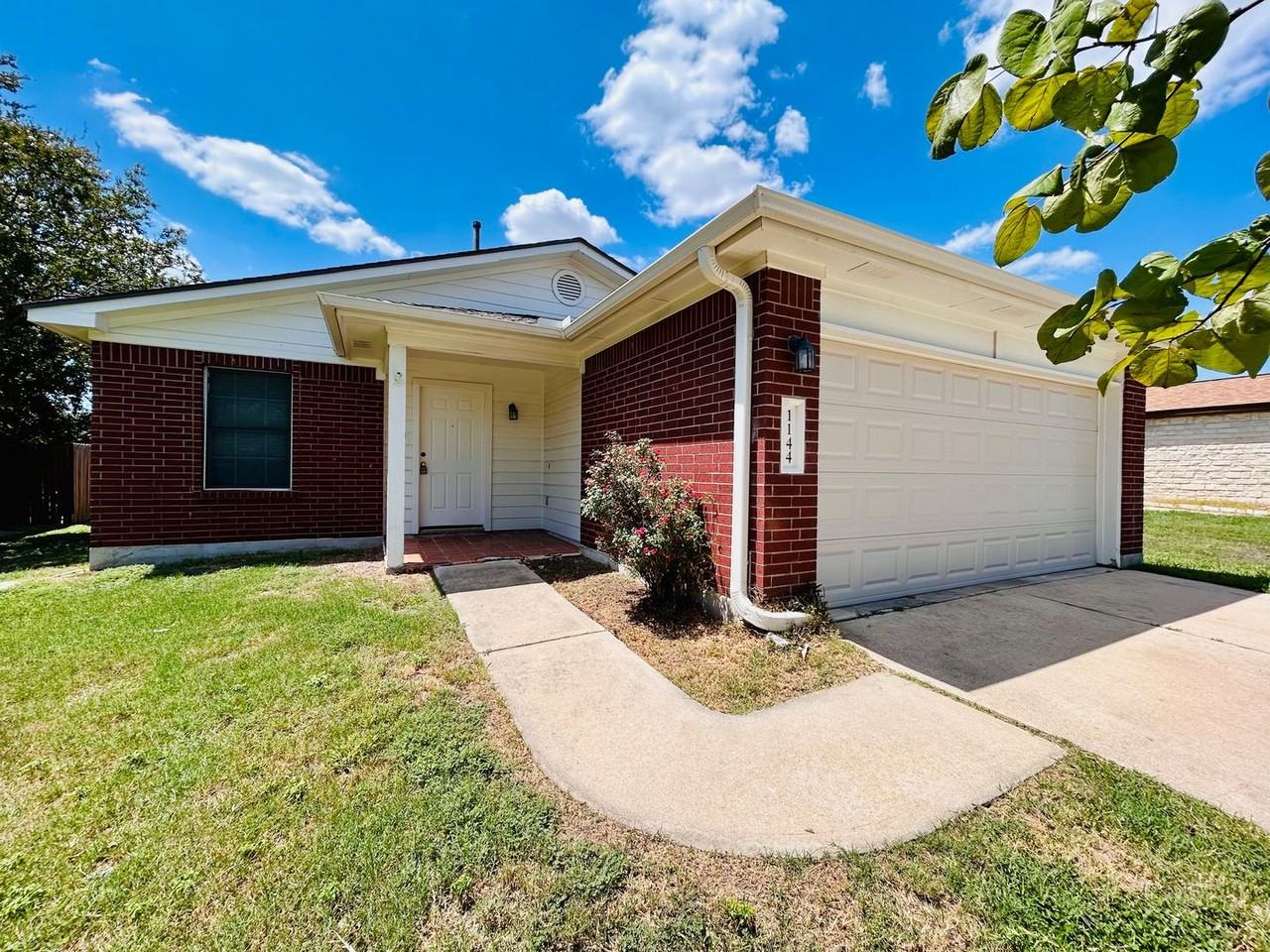 1144 Terra St - Photo 3 of 22