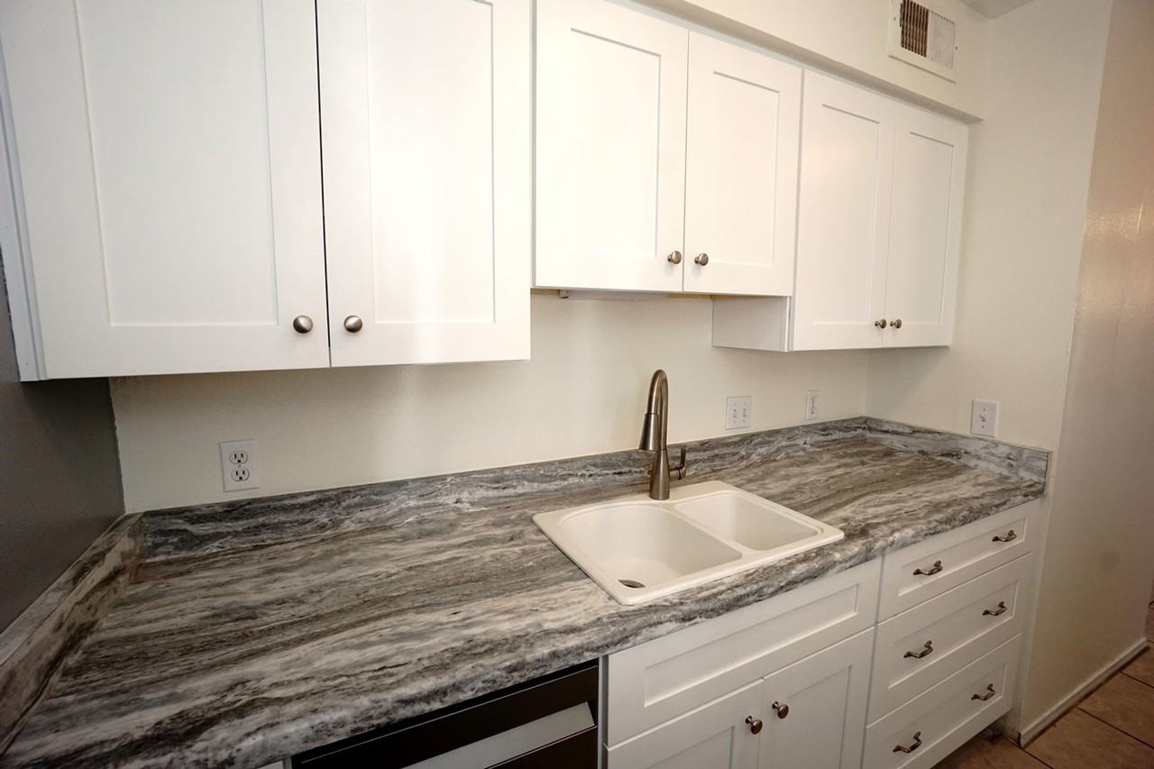 2601 W Broadway Blvd - Photo 2 of 23