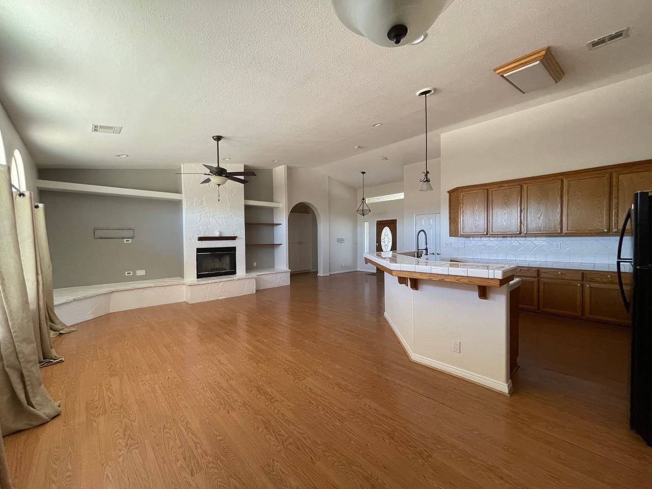 9440 Evelyn Ave - Photo 5 of 19