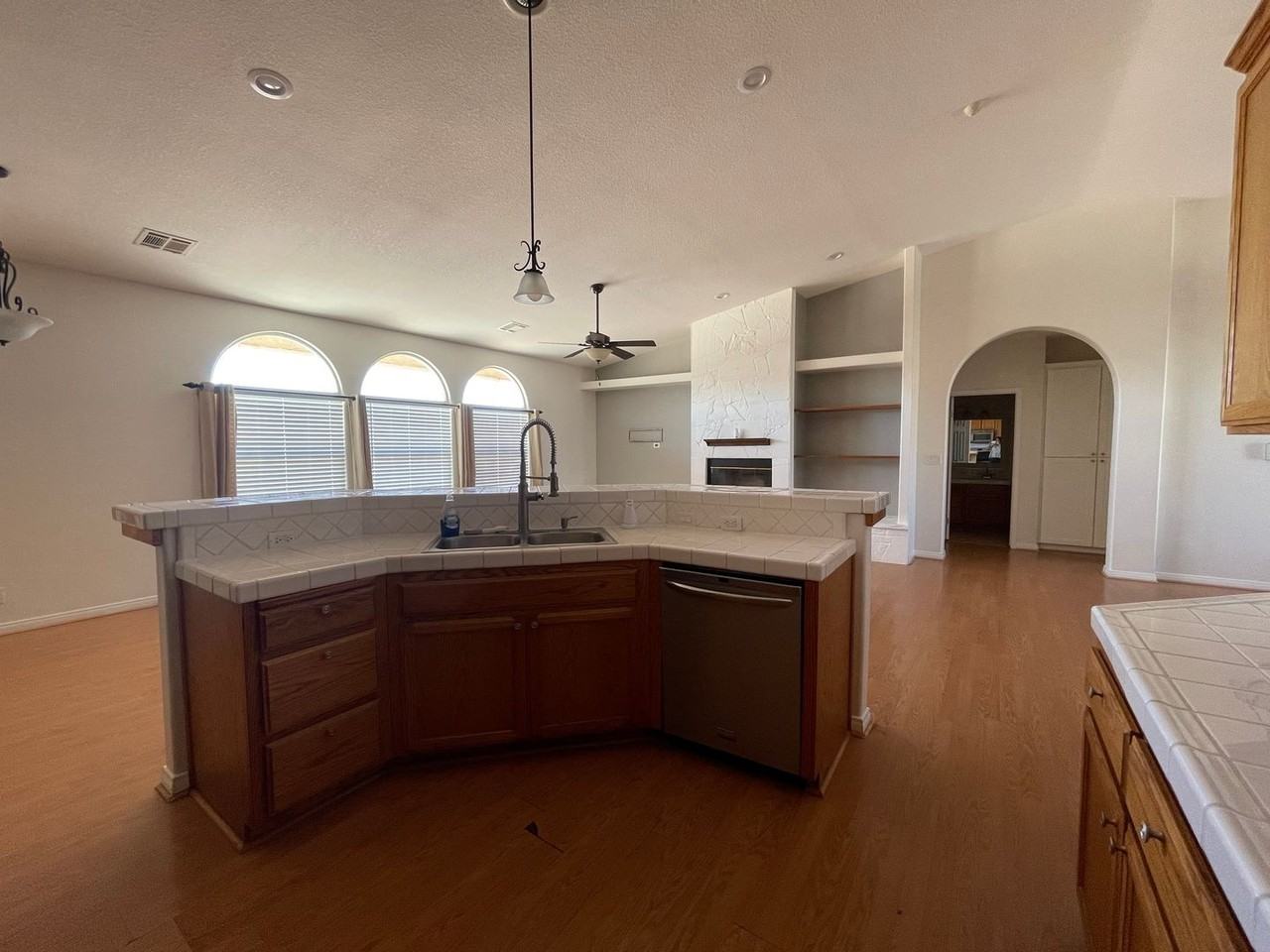 9440 Evelyn Ave - Photo 6 of 19