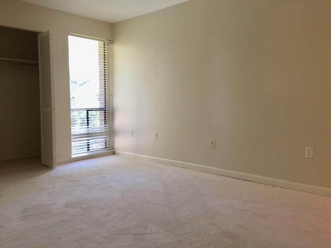 9802 Georgia Ave - Photo 5 of 7