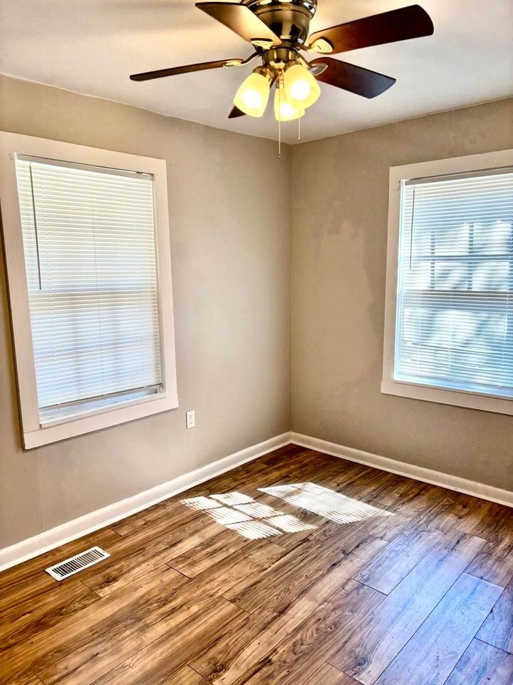 631 Warner Ave - Photo 5 of 14
