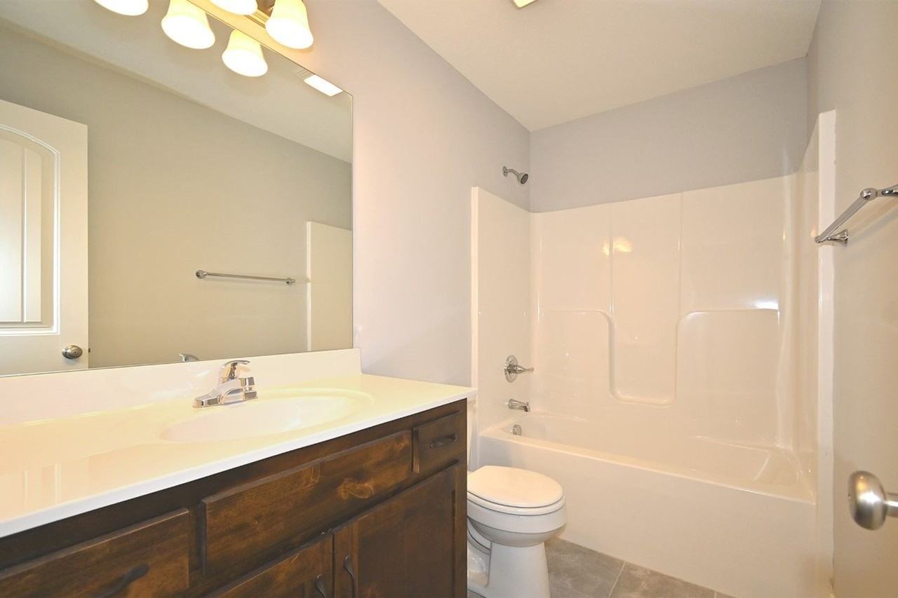 114 Ryan Ct - Photo 4 of 19