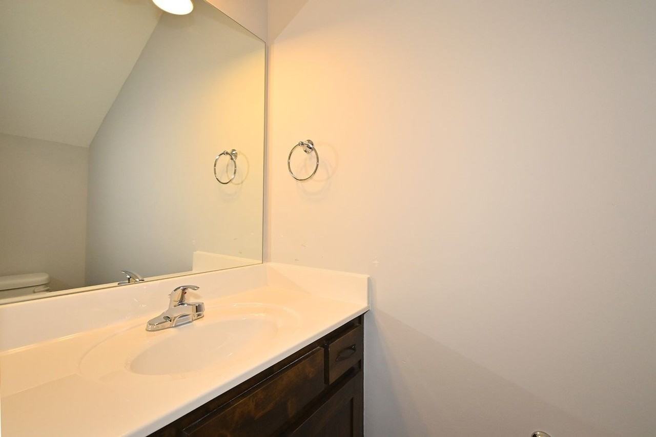 114 Ryan Ct - Photo 5 of 19