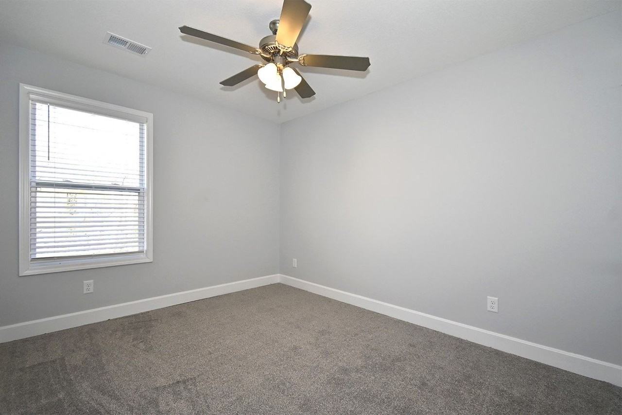 114 Ryan Ct - Photo 7 of 19