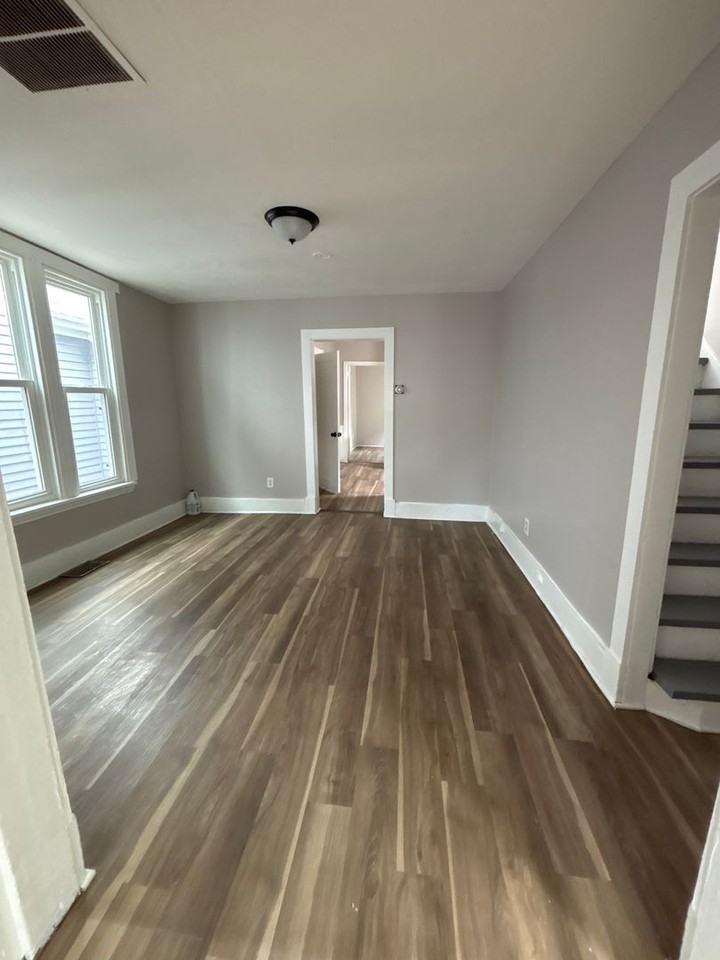 2711 Lyndale Ave S - Photo 5 of 11