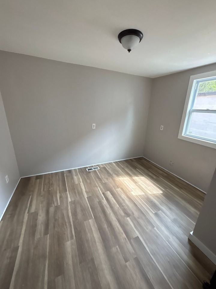 2711 Lyndale Ave S - Photo 6 of 11