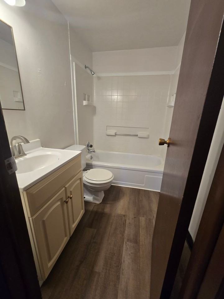 Parkridge Dr - Photo 5 of 8