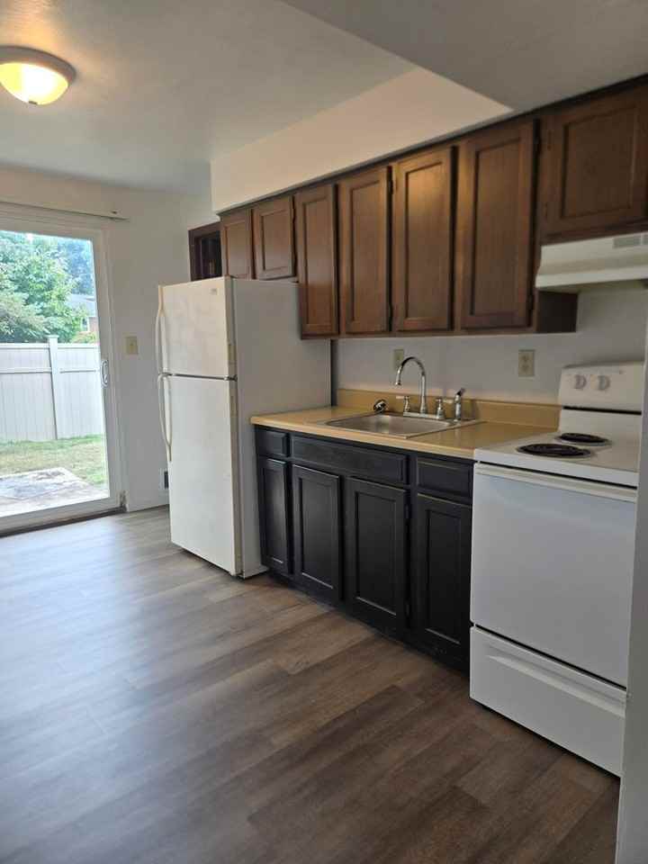 Parkridge Dr - Photo 7 of 8