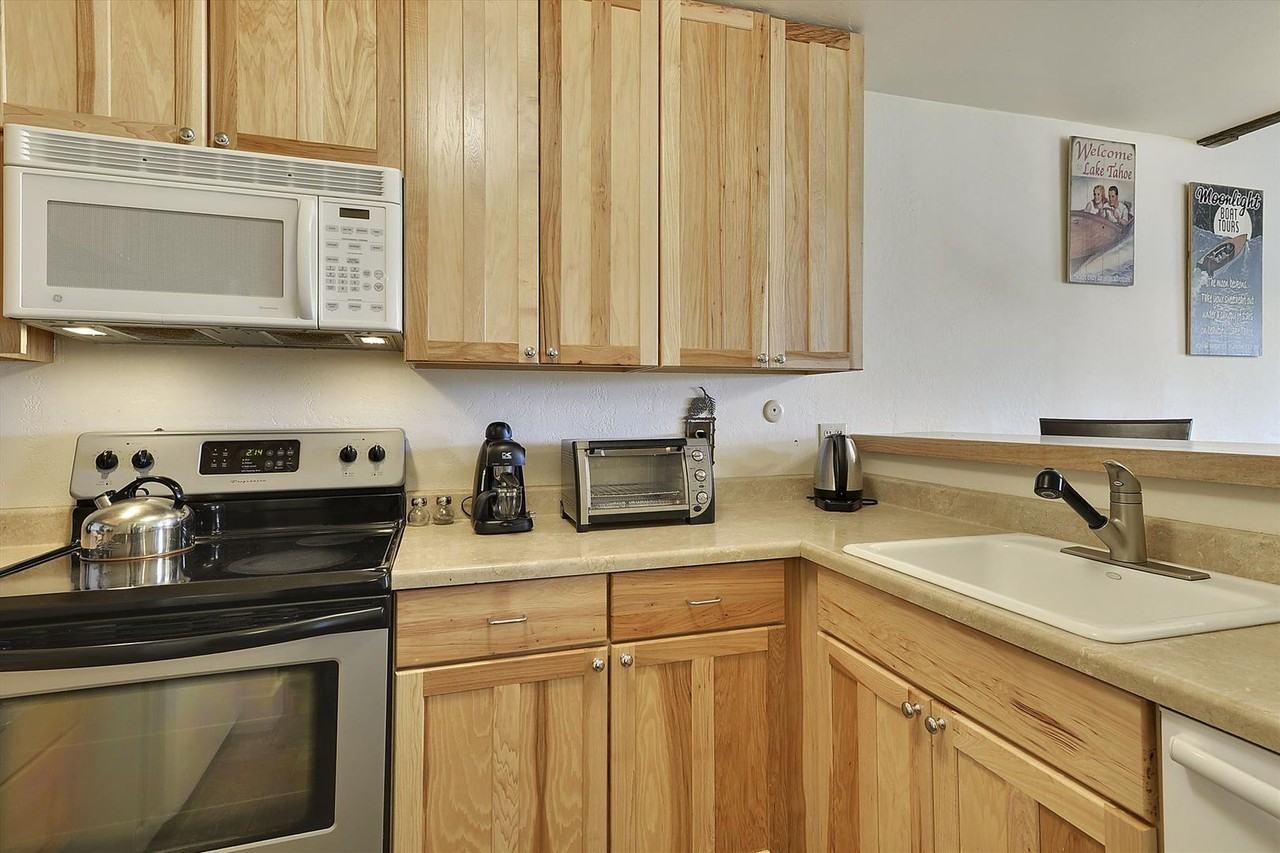 2090 Chalet Rd #8 - Photo 4 of 17