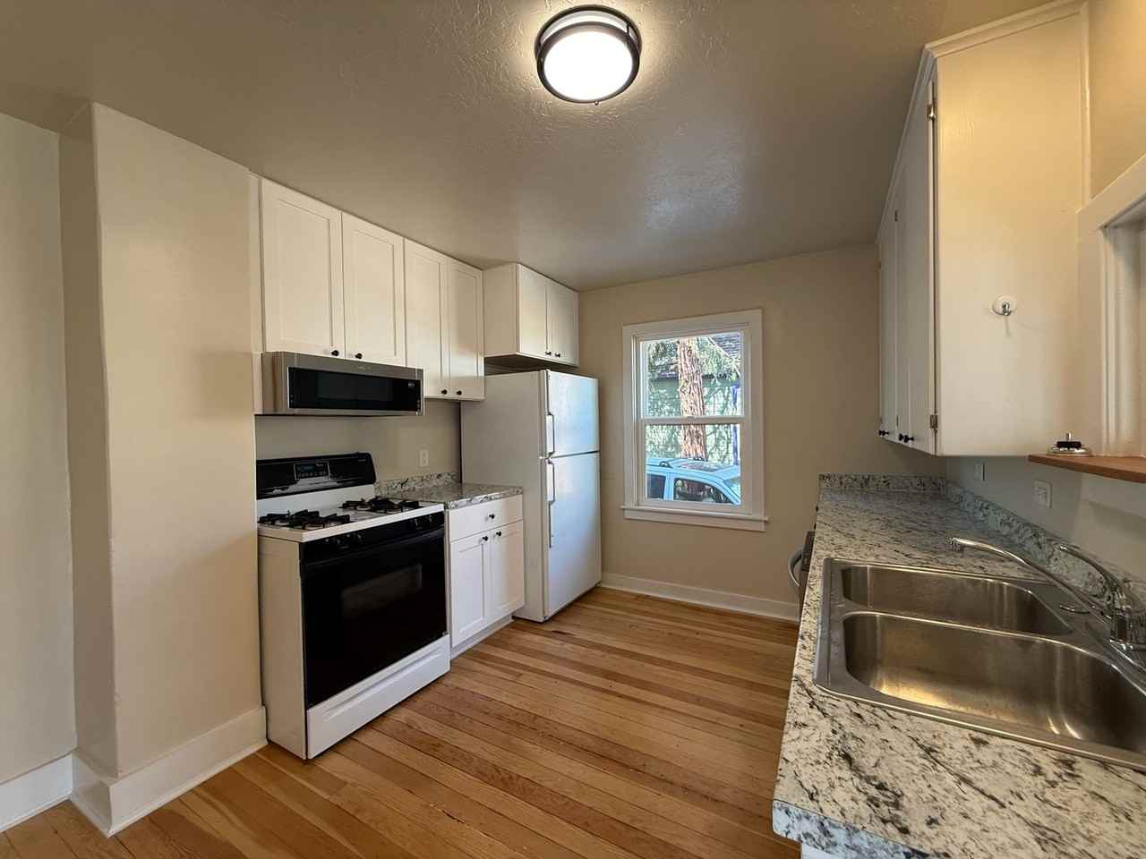 1071 E Main St - Photo 6 of 21