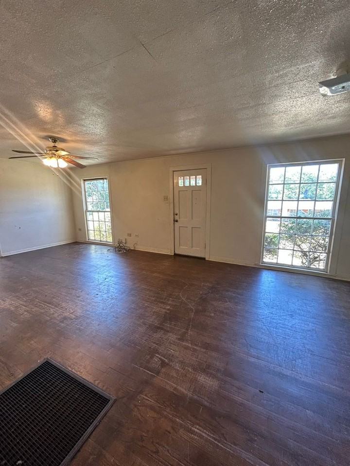 612 Madison St - Photo 2 of 18