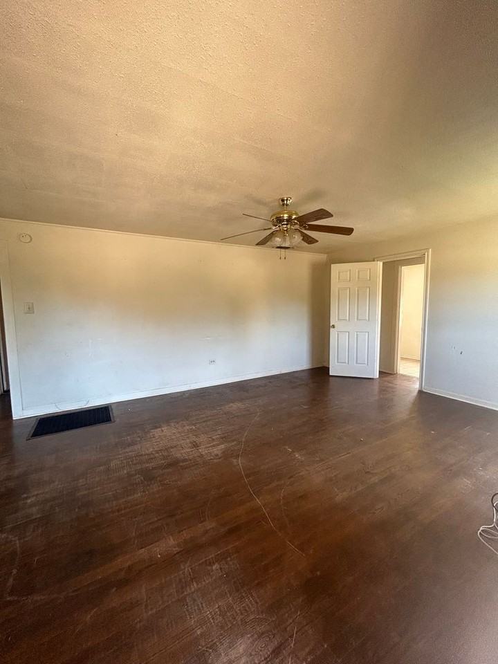 612 Madison St - Photo 3 of 18
