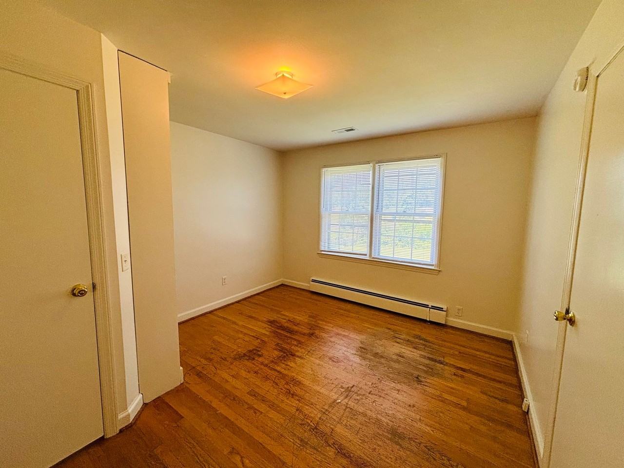 406 Eastview Ter - Photo 7 of 19