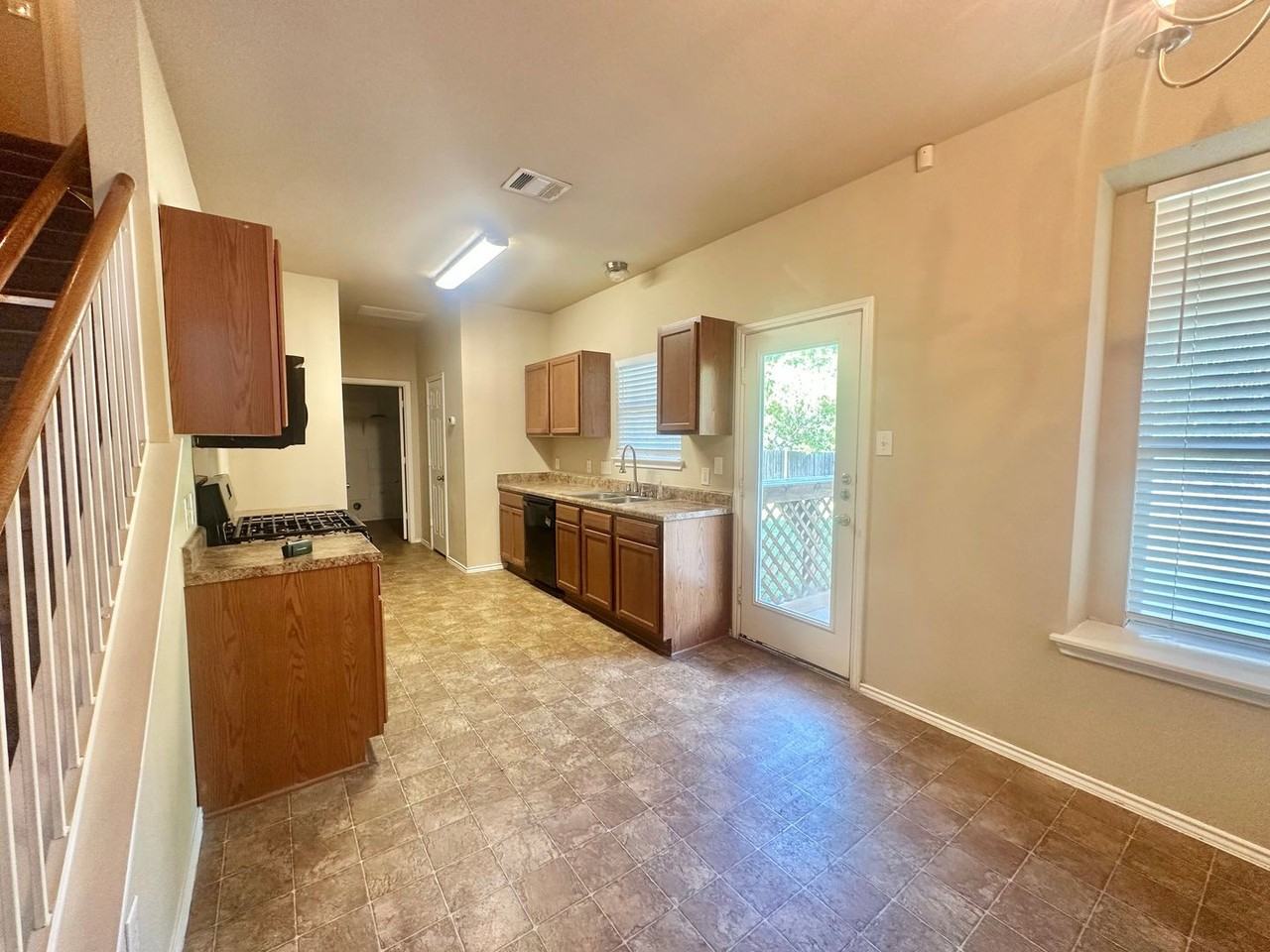 2624 Haselwood Ln - Photo 6 of 20