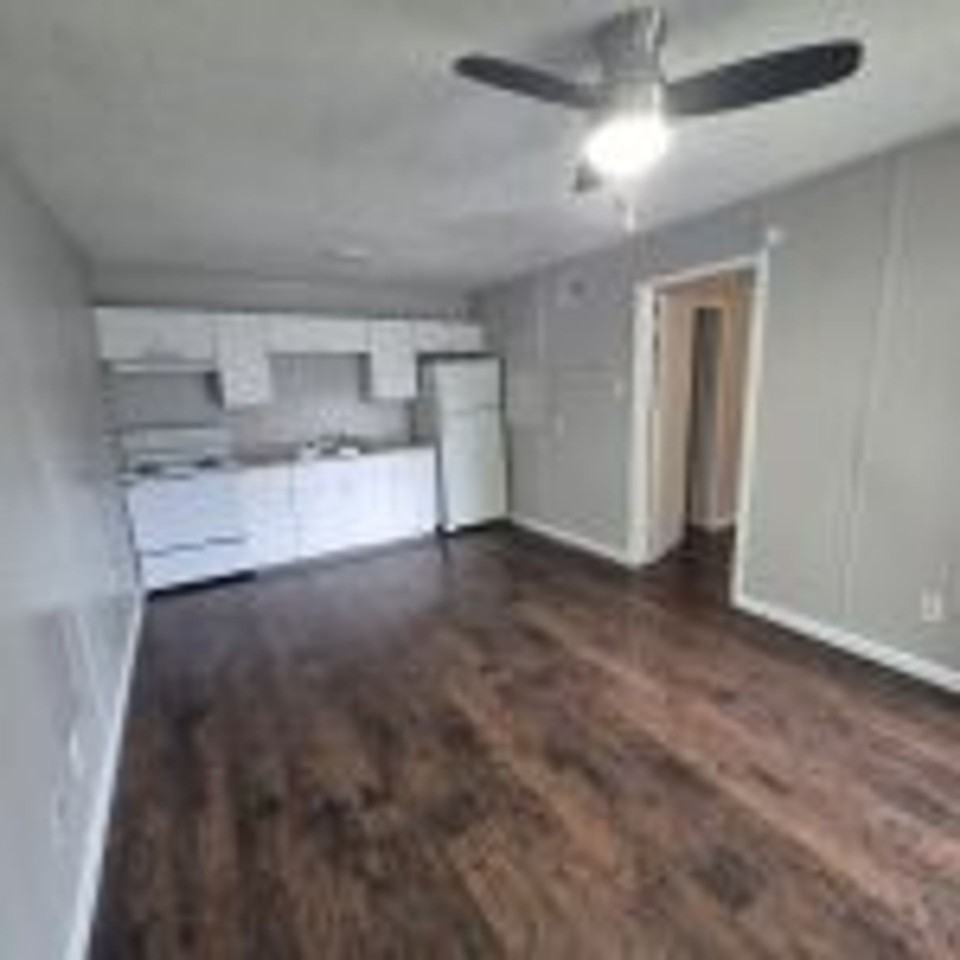 925 North 26th Street (Jefferson Apartments) - Photo 4 of 10