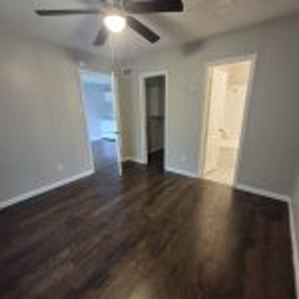 925 North 26th Street (Jefferson Apartments) - Photo 7 of 10