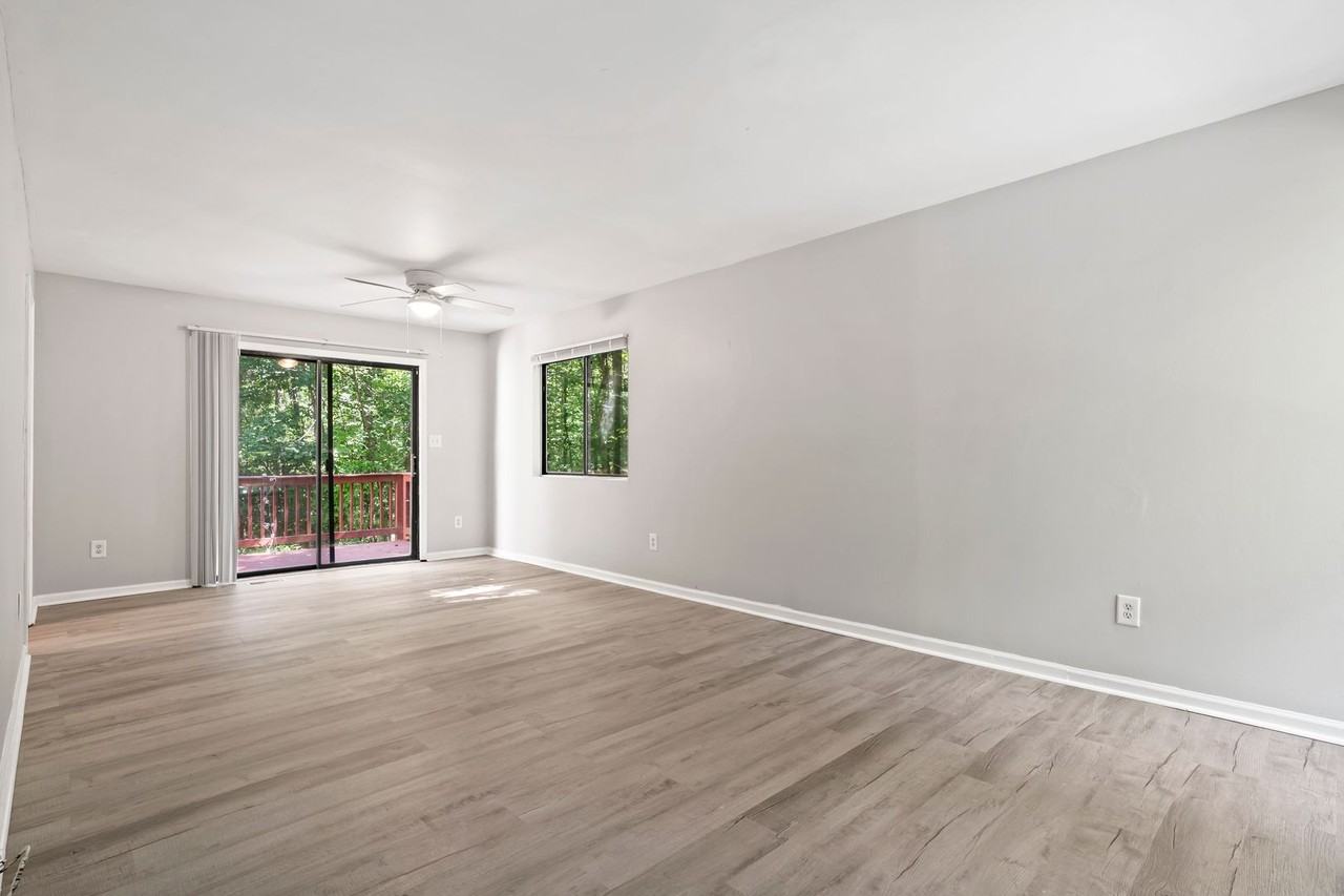 9200 Fair Oaks Rd - Photo 2 of 17