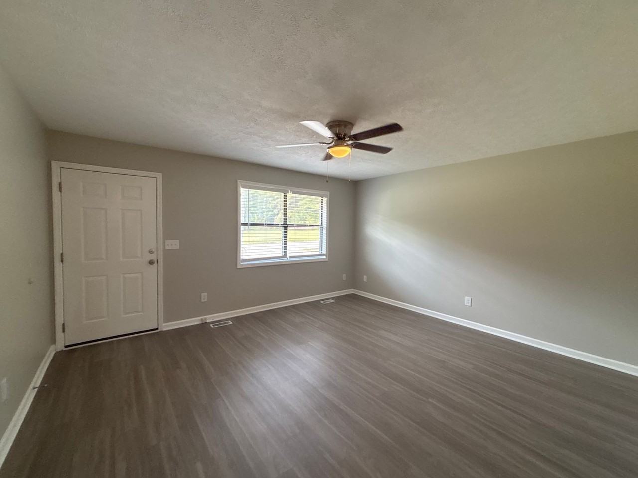 116 Wiley St - Photo 3 of 15