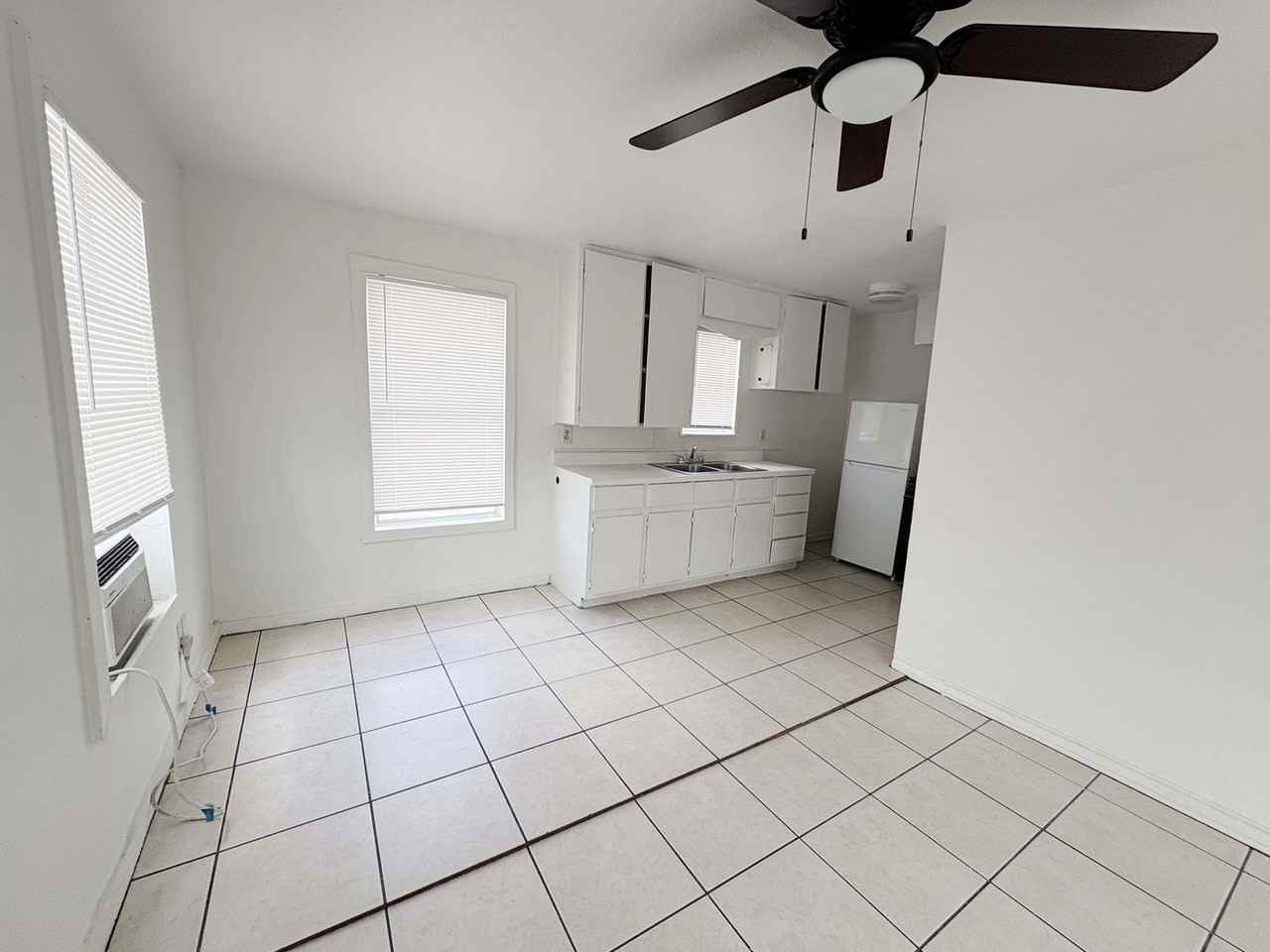 700 N Leech St - Photo 3 of 6