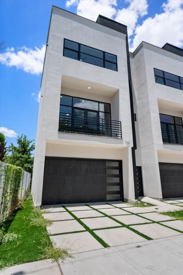 1451 Mckee St - Photo 2 of 41