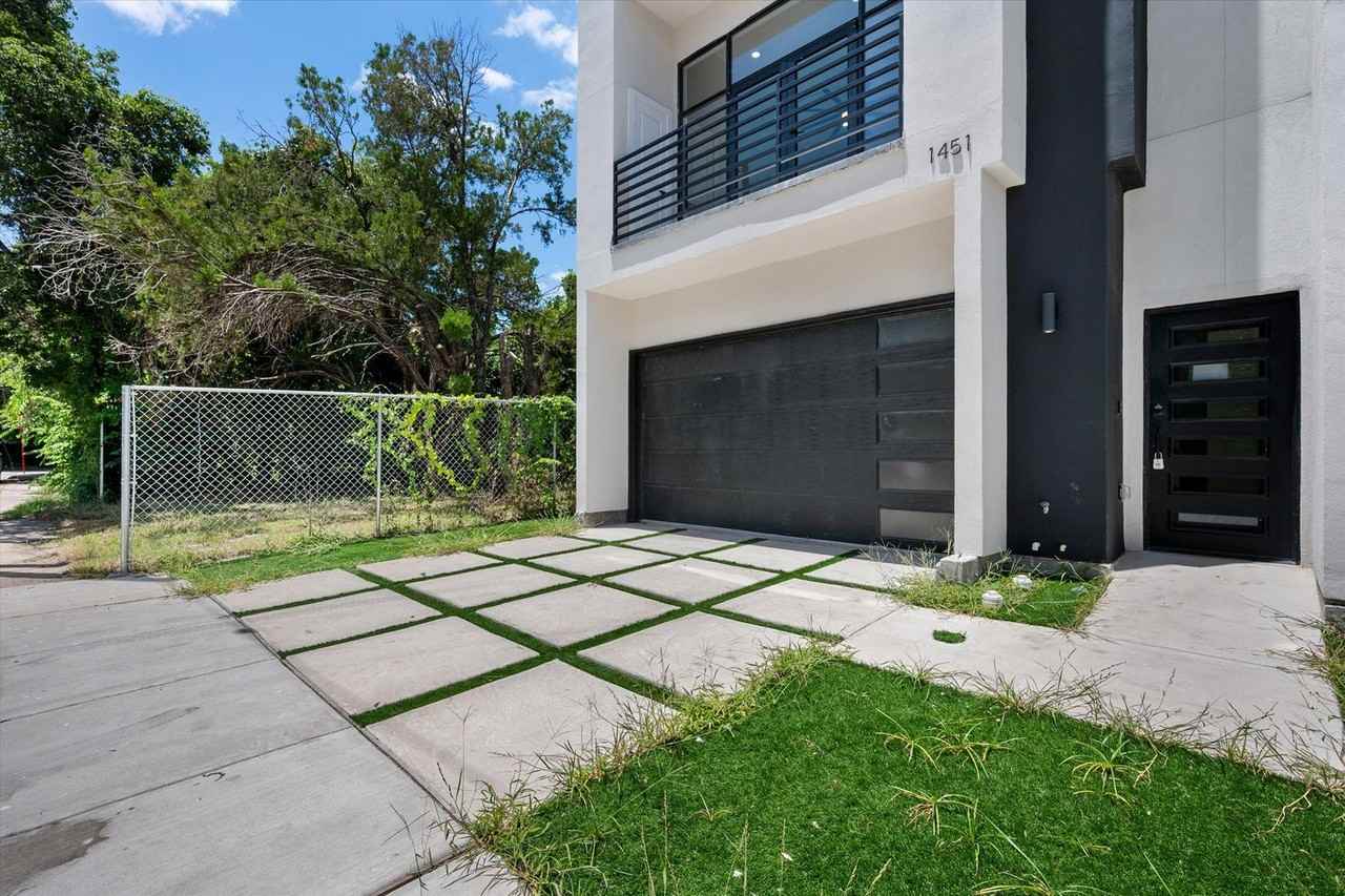 1451 Mckee St - Photo 4 of 41