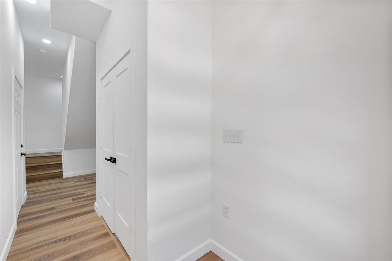 1451 Mckee St - Photo 6 of 41